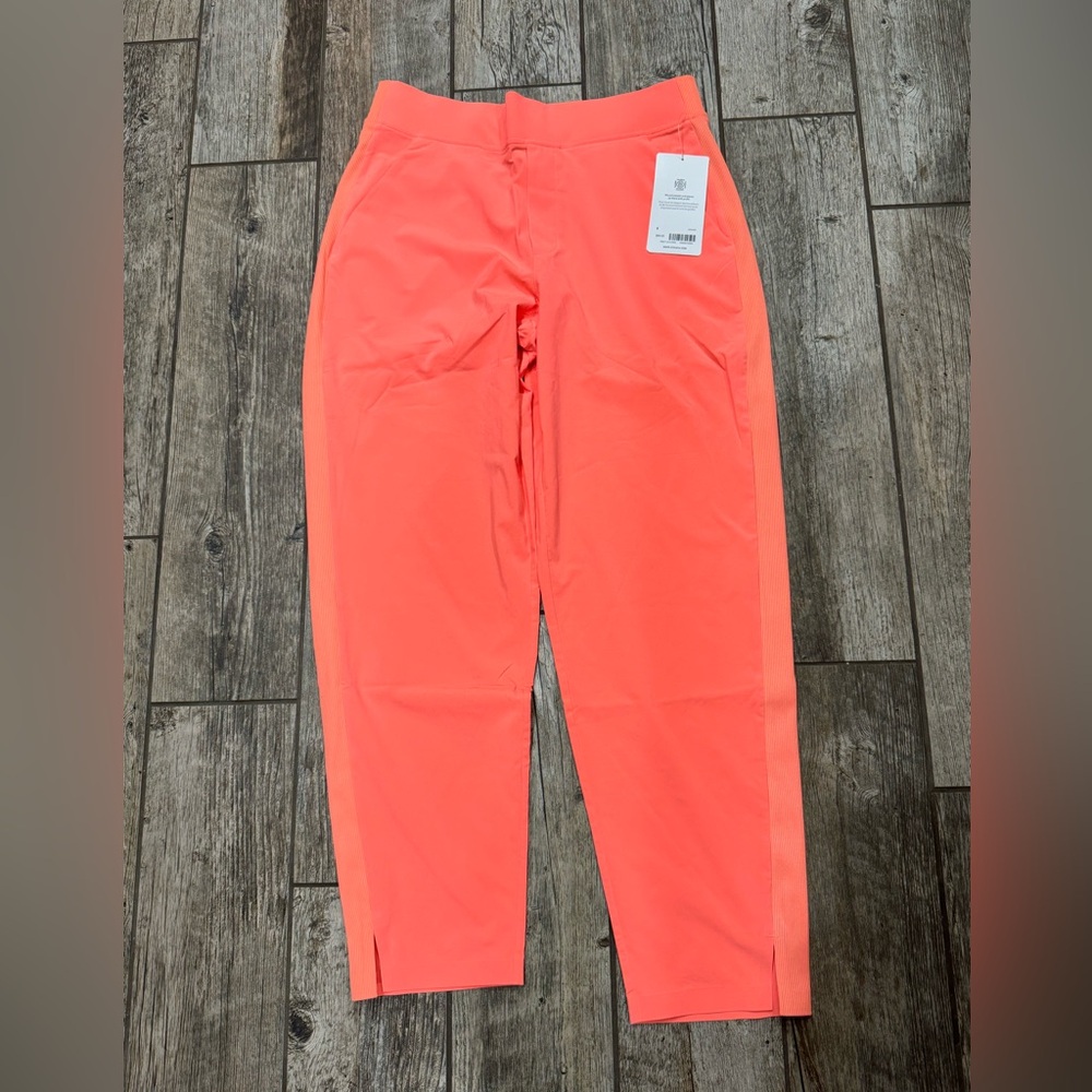 Women’s size 8 NWT Athleta Brooklyn Joggers Coral